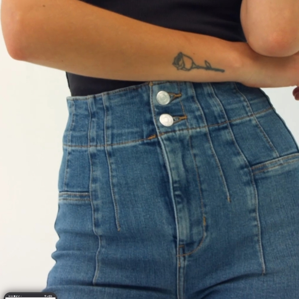 We The Free Jayde  High Rise Flare Jeans Size 33 - Picture 3 of 9